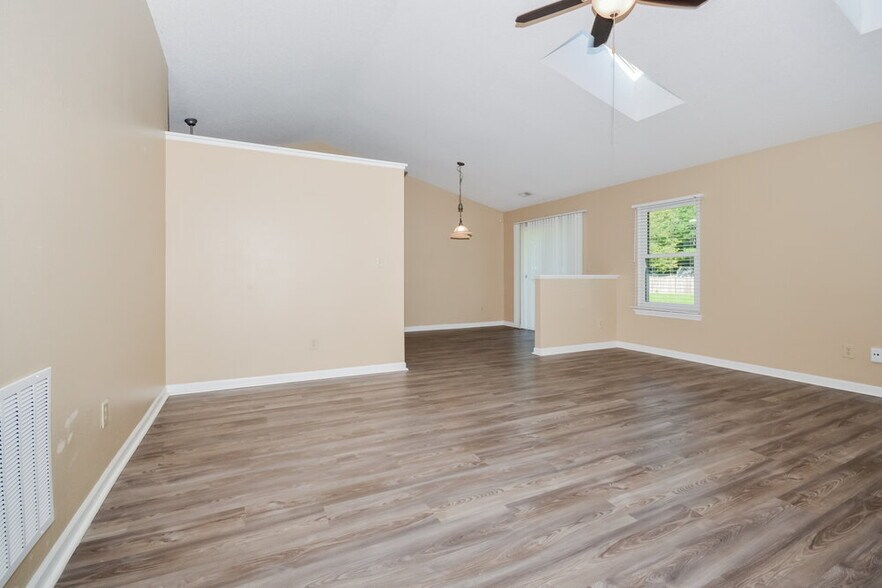 Building Photo - 9012 Lighthorse Dr