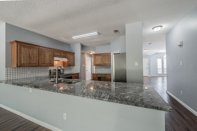 Building Photo - Spacious single-story 4-bedroom, 2-bath home in Arlington, Mansfield ISD