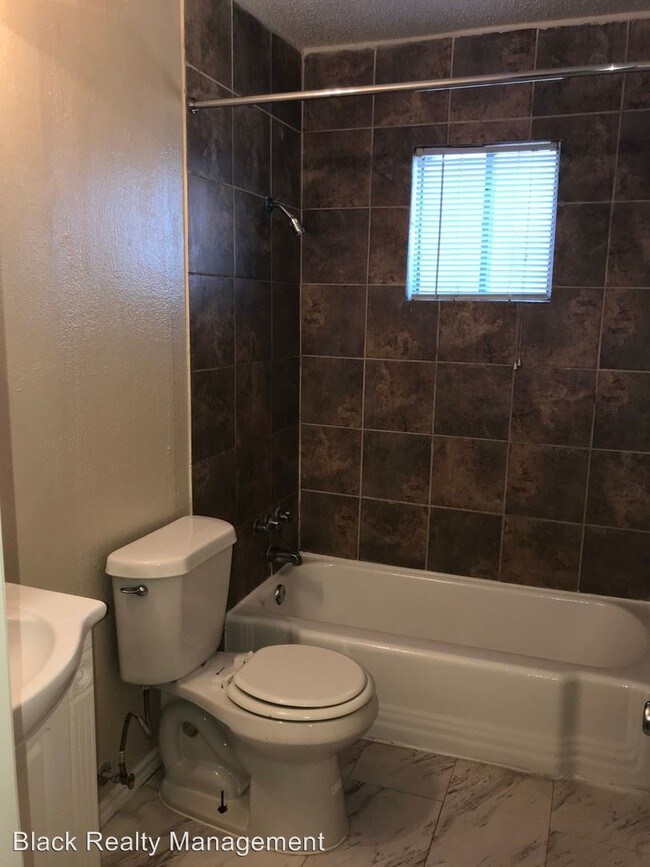 Building Photo - 925 S Waterview Dr