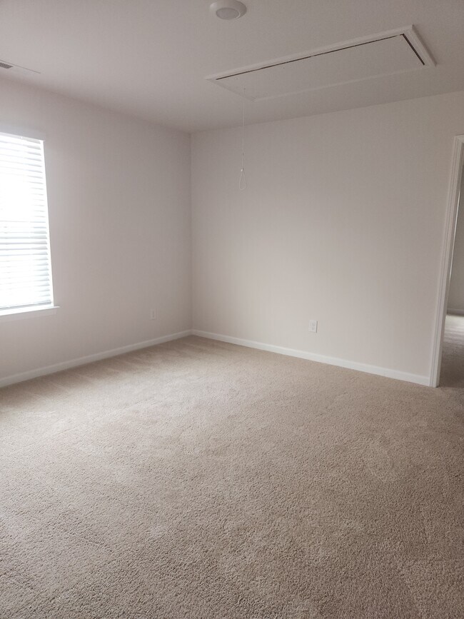 Building Photo - 4517 Sandstone Dr