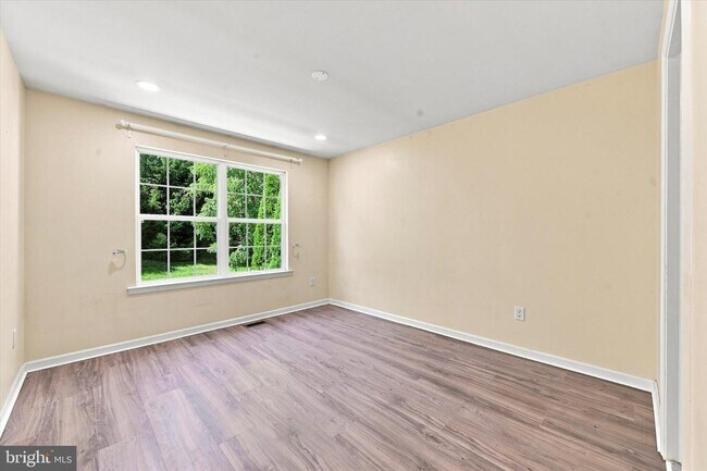Building Photo - 278 Flagstone Rd