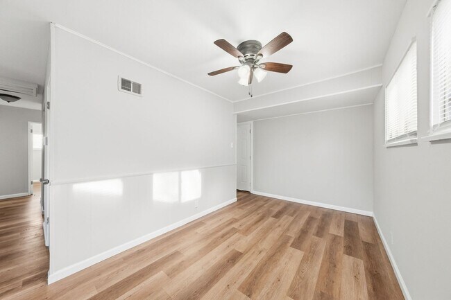 Building Photo - 133 Perthshire Rd