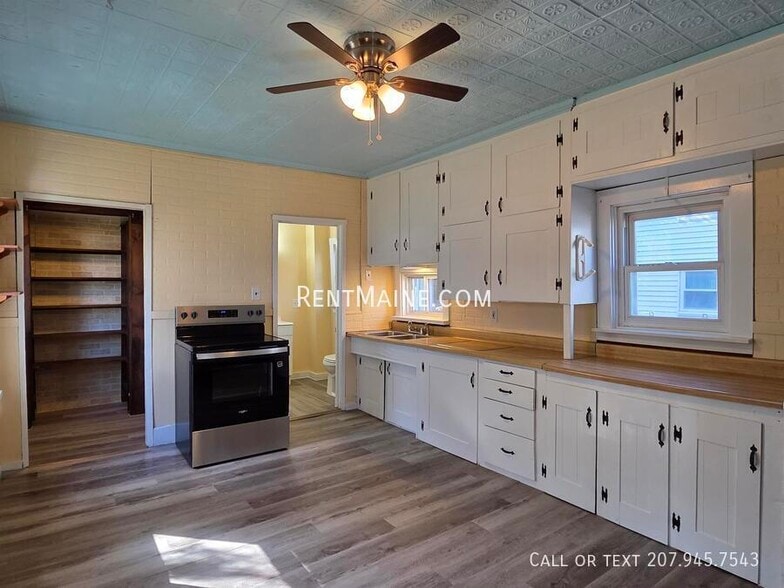 Building Photo - 16 Kendall St