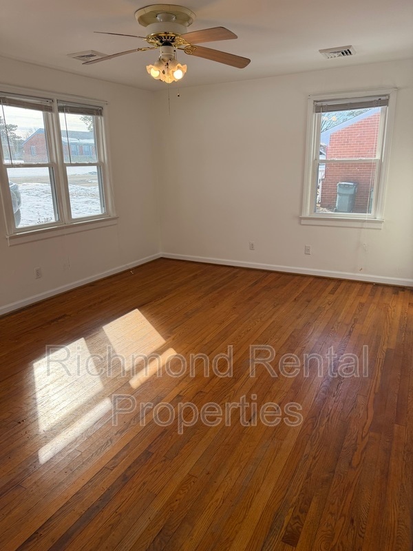 Building Photo - 2520 Farrand St