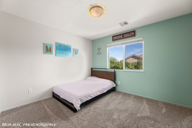 Building Photo - 887 Ironwood Dr