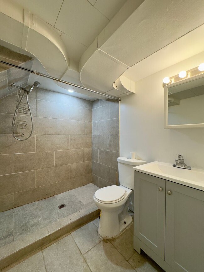 Building Photo - Charming 2 Bedroom/2 Bathroom Townhome in Joseph Lee Neighborhood, Baltimore, MD!