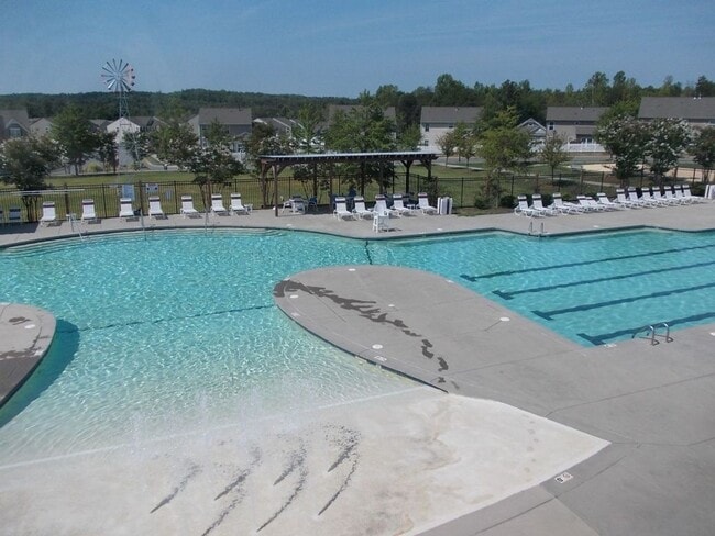 Building Photo - Beautiful 2 Story Corner Lot 3 Bed home in...