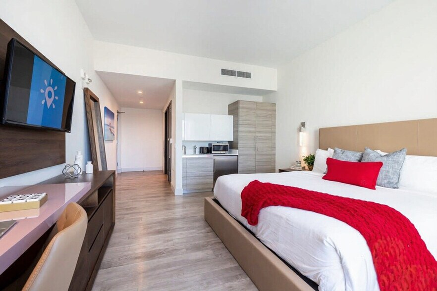 Building Photo - 327 Pierce St