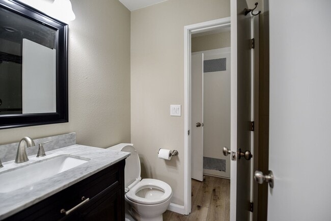 Building Photo - Welcome to this stunning 4-bedroom, 3-bathroom home in Tierrasanta