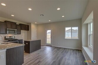 Building Photo - 302 Mossycup Dr