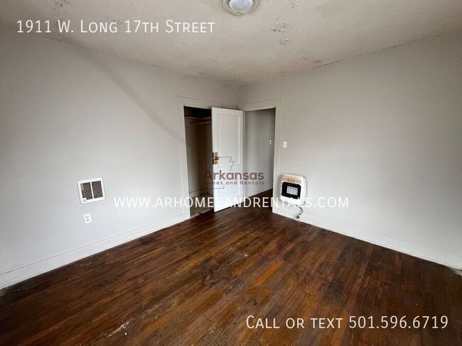 Building Photo - 1911 W Long 17th St