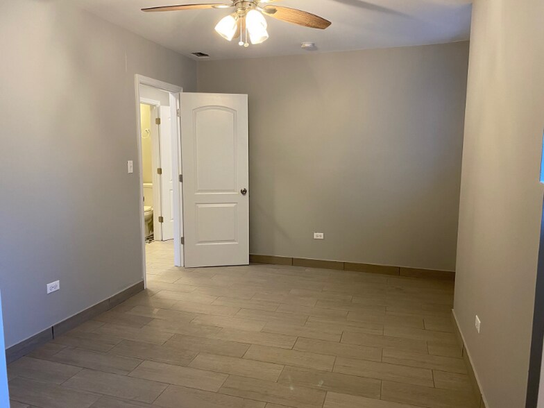 Building Photo - 5700 S Wabash Ave