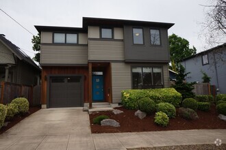 Building Photo - NE Portland 3-bedroom 2.5-bathroom NW Cont...