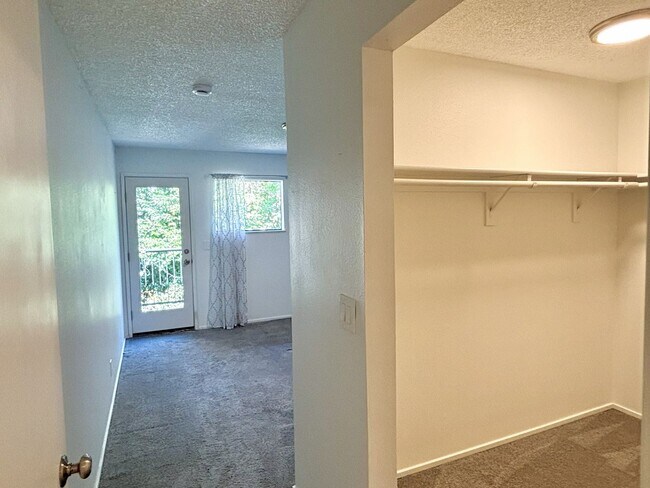 Building Photo - 331 SE 146th Ave
