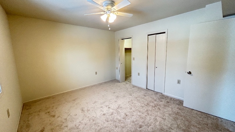 Building Photo - 807 Rainbow Dr