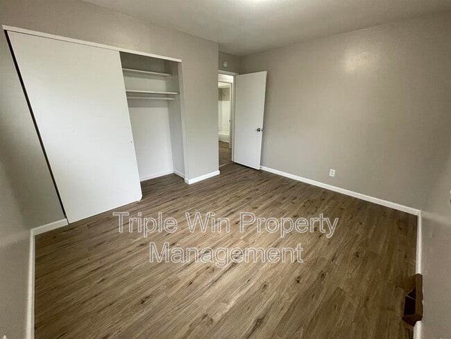 Building Photo - 2022 Northaire Ln