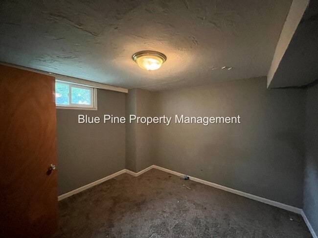 Building Photo - 328 11th St