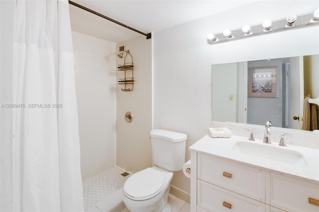 Building Photo - 5601 Collins Ave