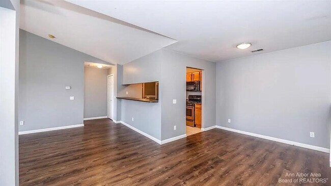 Building Photo - 519 Addington Ln