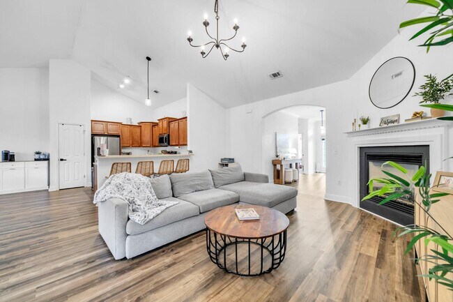 Building Photo - 65 Concert Ct