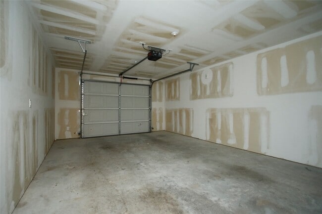 Building Photo - 21155 Gosling Rd
