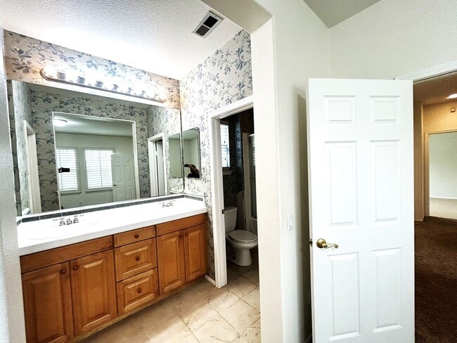 Building Photo - Stunning 3-Bed Townhome in Arbors at Avalon, Carson! 90745!