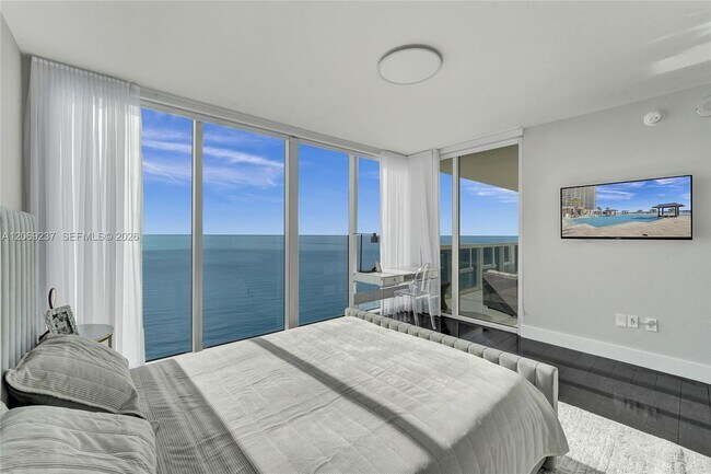 Building Photo - 1830 S Ocean Dr