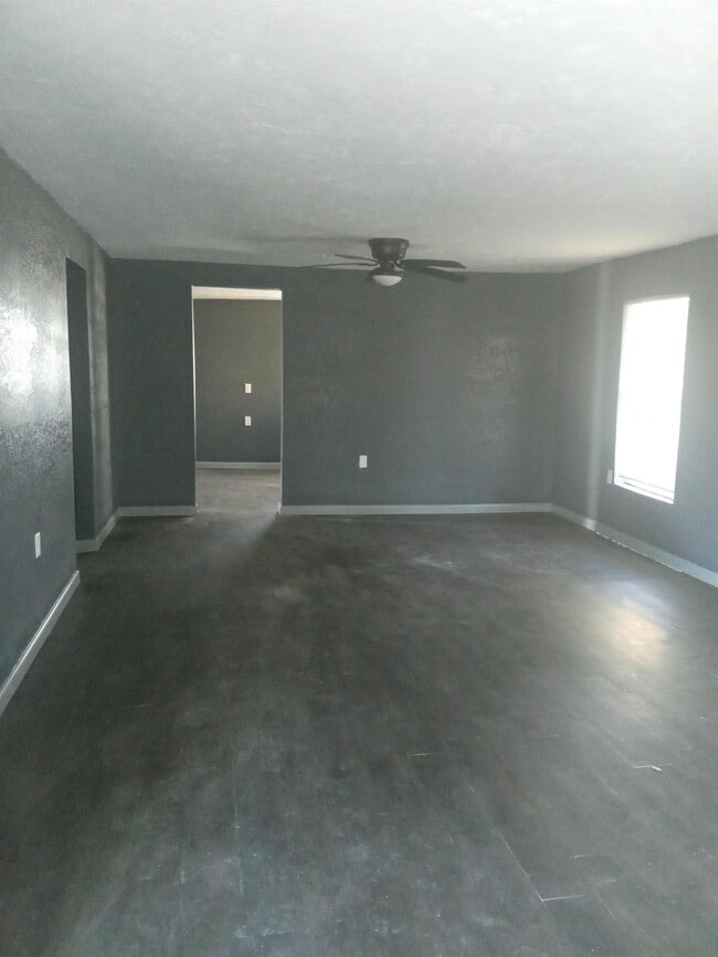 Building Photo - 7607 Verdinell St