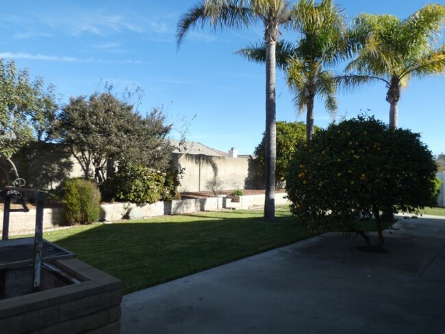 Building Photo - Spacious Single Story Charmer in Orcutt