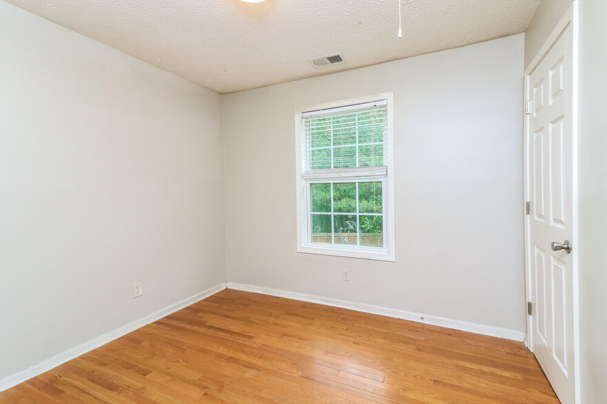 Building Photo - 222 Arbor Creek Dr
