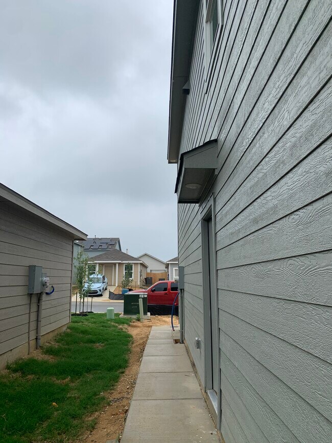 Siding - 20418 Onyx Ring