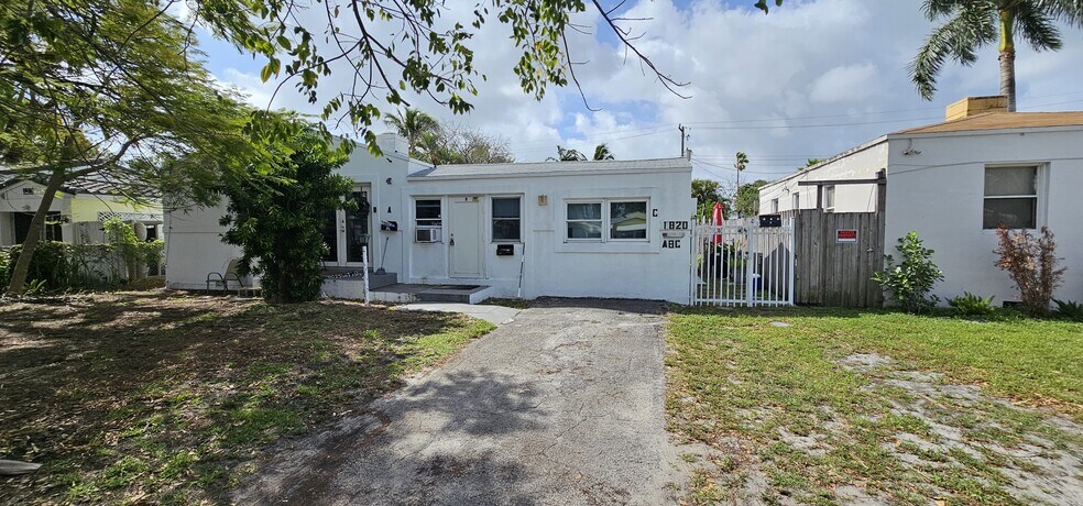 Building Photo - 1820 Roosevelt St