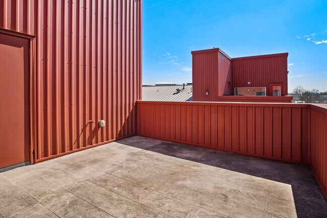 Building Photo - 2936 Commerce St