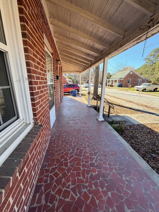 Building Photo - 503 Norwood Ave