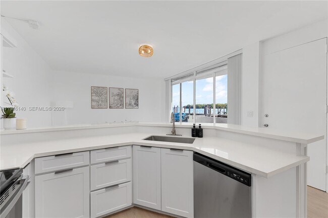 Building Photo - 770 NE 69th St