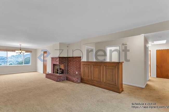 Building Photo - 280 Prague St