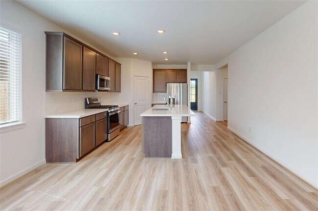 Building Photo - 1203 Sugar Dr