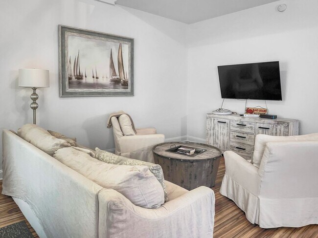 Building Photo - Fully furnished 3-Bedroom in The Plaza of Destin