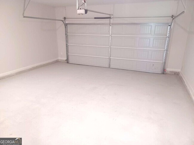 Building Photo - 3030 Westgate Park Dr