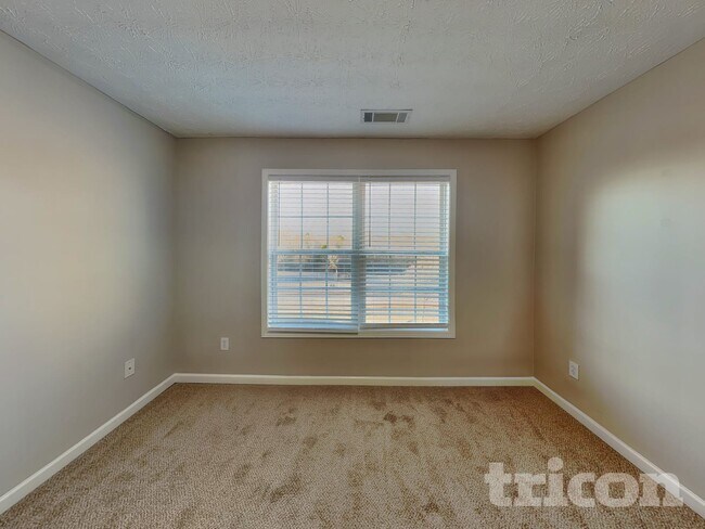 Building Photo - 1055 Crown Landing Pkwy