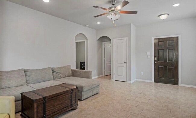 Building Photo - 31606 Heguy Pass