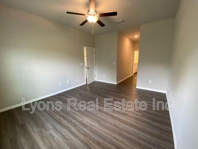 Building Photo - 5625 Abelman Rd