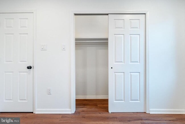 Building Photo - 32 E Elm St