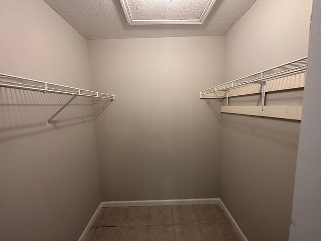 Building Photo - 2 Bedroom 2 bath unit for rent ~ water, sewer, trash, pest control and lawn care included!