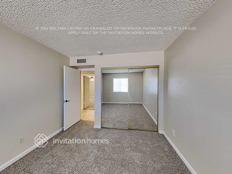 Building Photo - 9023 W Harmont Dr