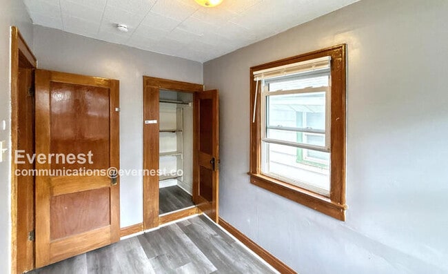 Building Photo - 663 S Burgess Ave