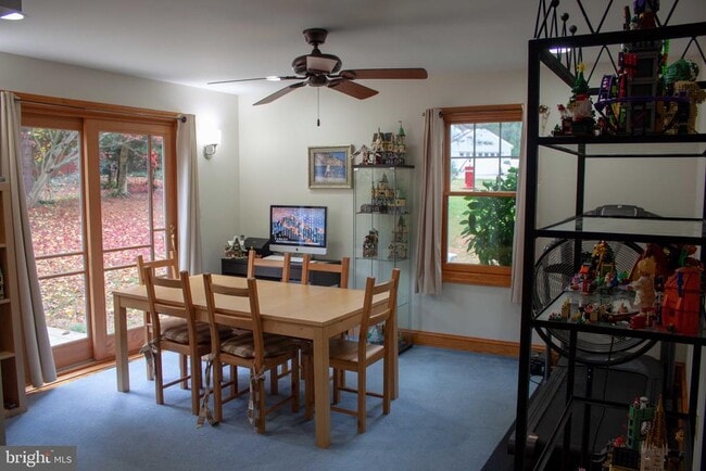 Building Photo - 901 Academy Ln