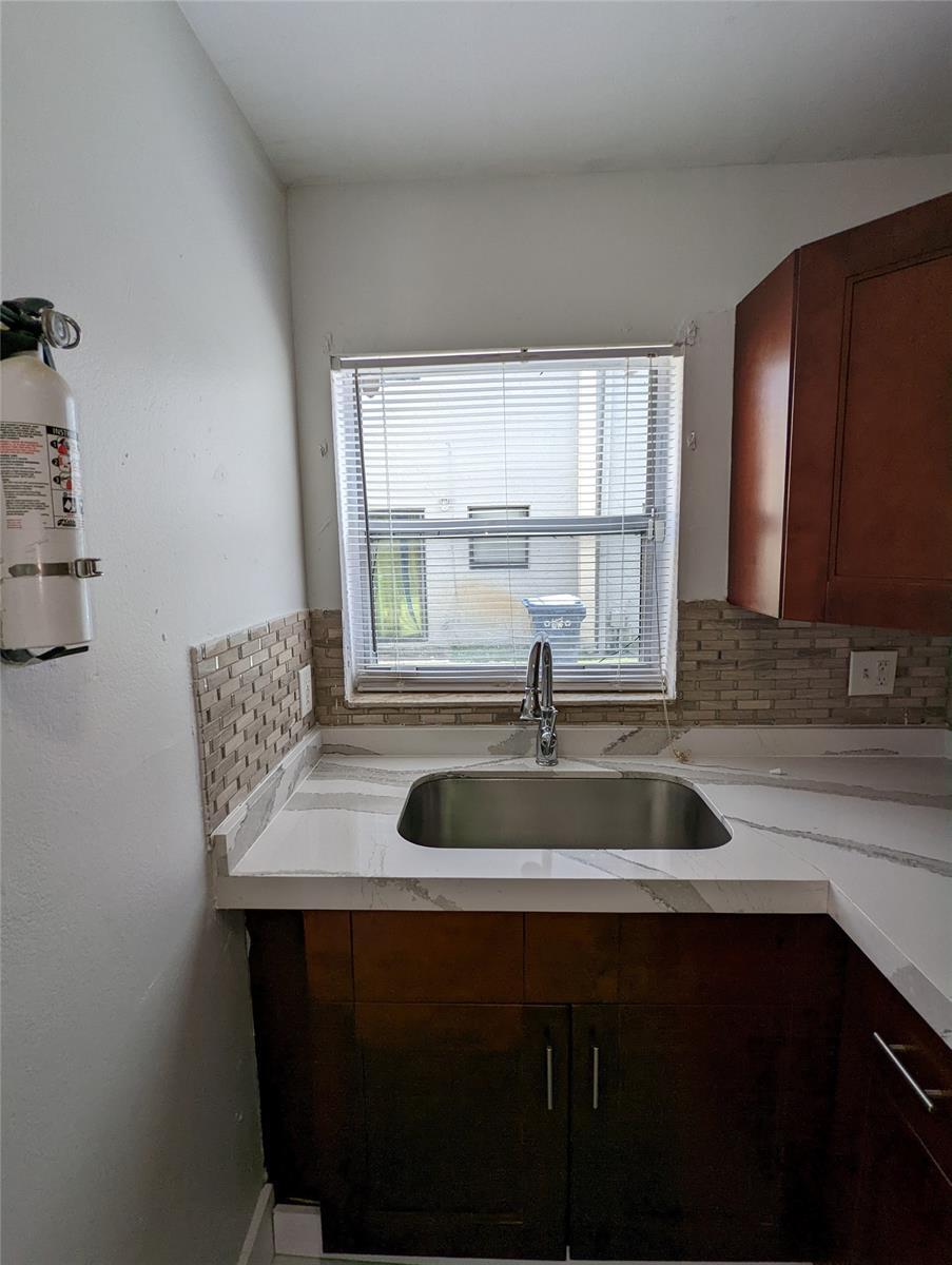 Building Photo - 2456 NW 52nd Ave