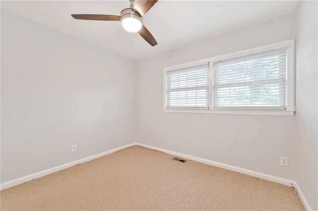 Building Photo - 2454 Drew Valley Rd NE