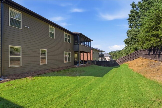 Building Photo - 2530 Maple Ridge Ln